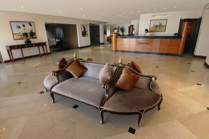Entrance & Lobby