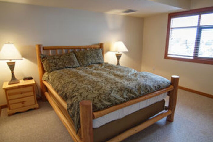 Room 6 of 18