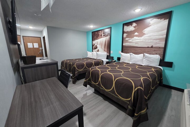 Room 12 of 25