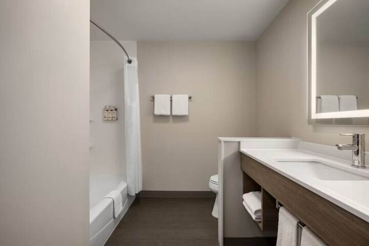 Room 21 of 43