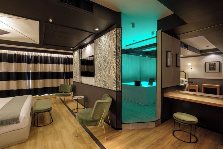Room 3 of 23