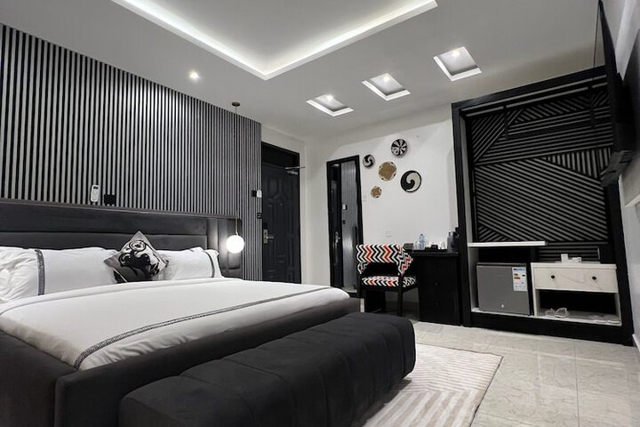 Room 11 of 60