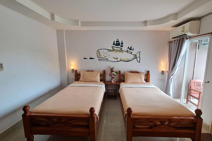 Room 16 of 47