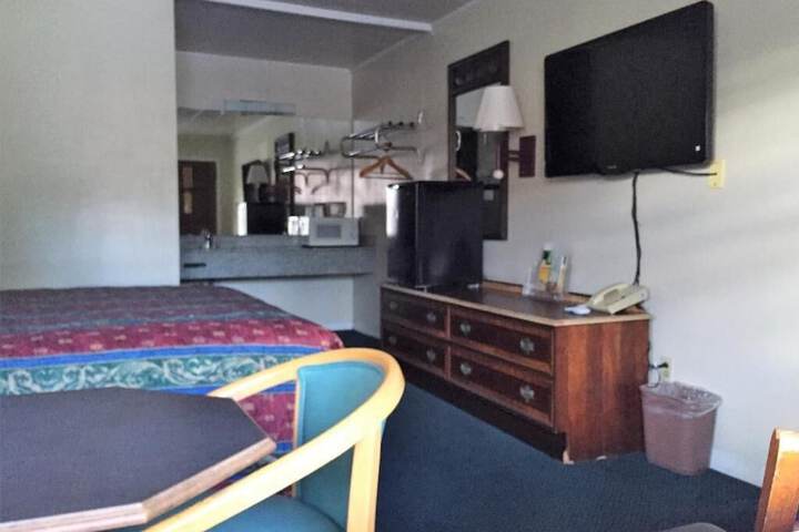 Room 15 of 37