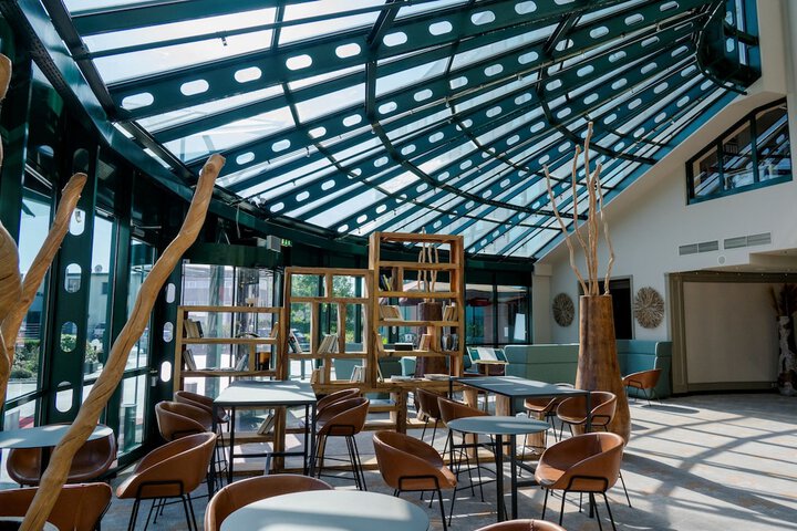 Entrance & Lobby
