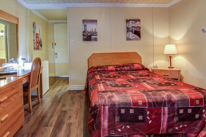 Room 12 of 33