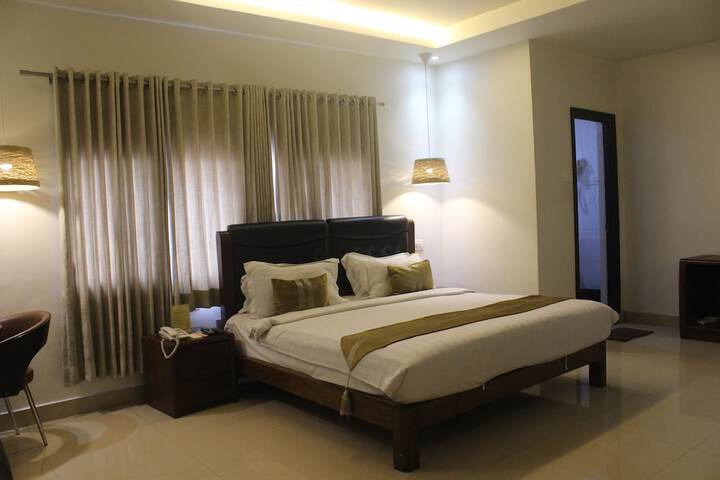 Room 8 of 37
