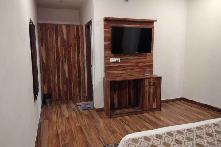 Room 34 of 73