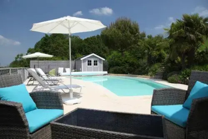Pool 4 of 9