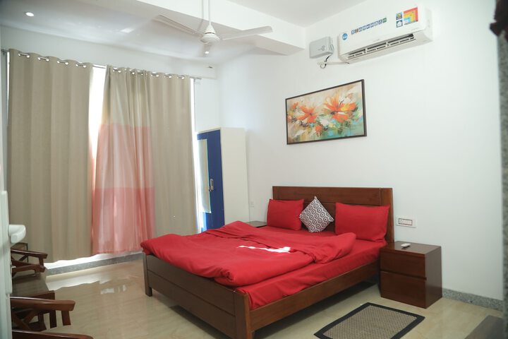 Room 25 of 97