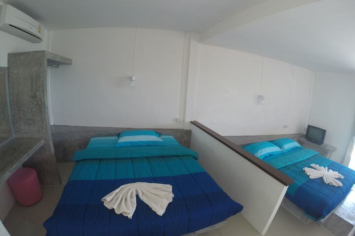 Room 21 of 82