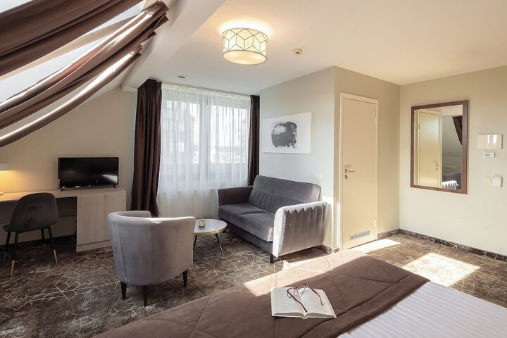 Room 13 of 45