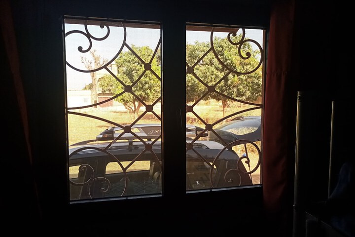 Room 10 of 17