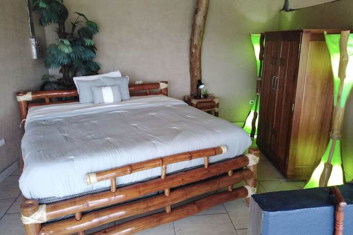 Room 5 of 43