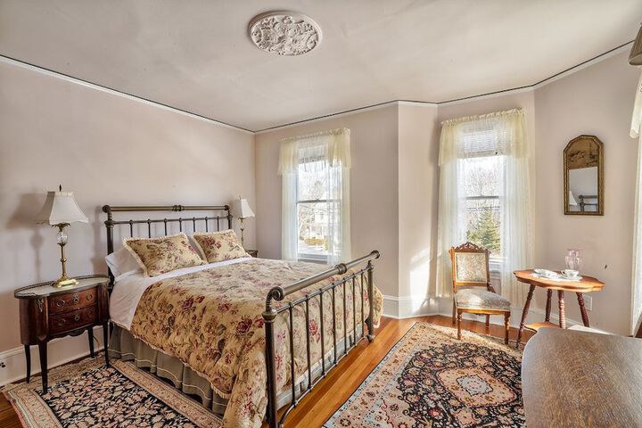 Room 5 of 37