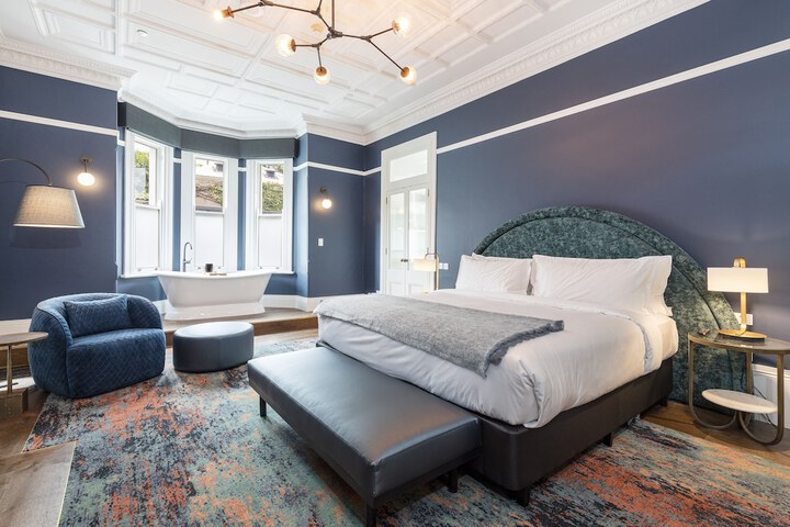 Room 10 of 89