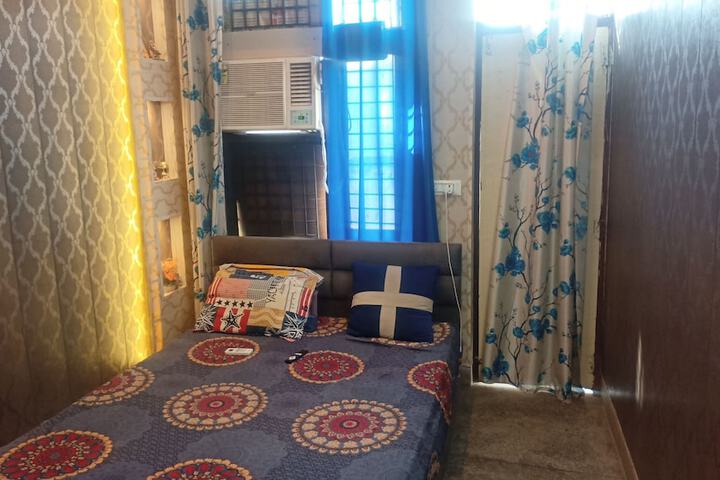 Room 7 of 17