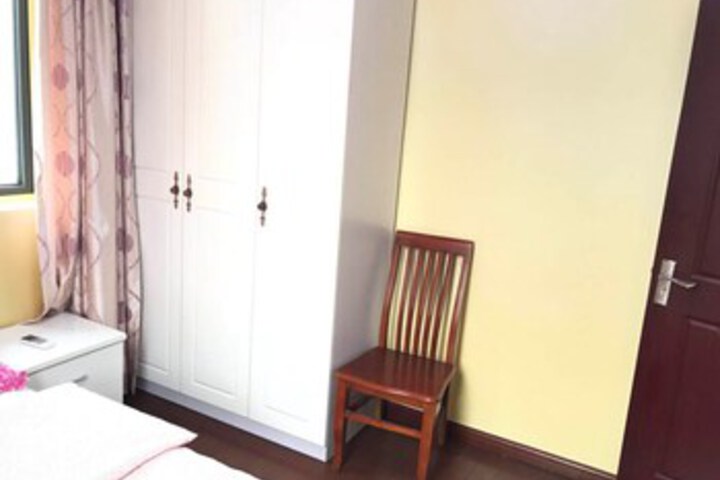 Room 11 of 11