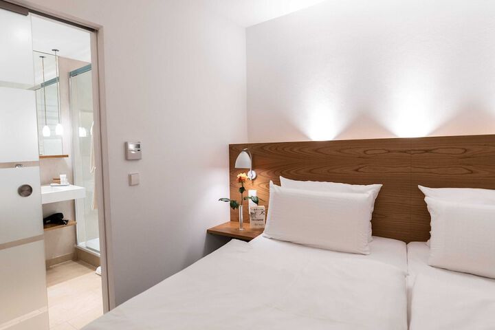 Room 45 of 105