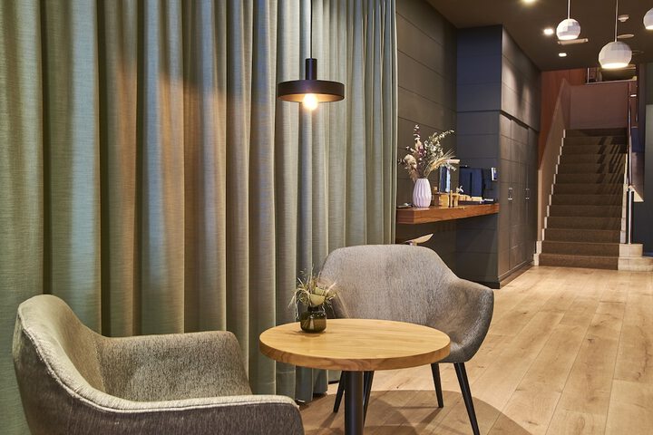 Guest Lobby