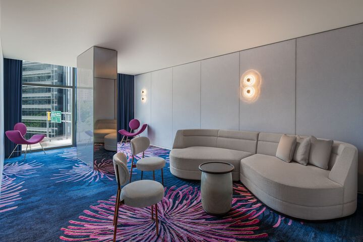 Lounge 86 of 118