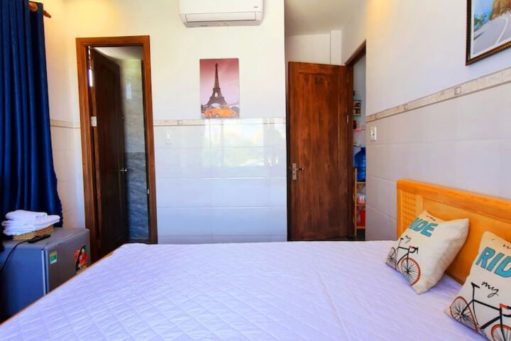 Room 10 of 73