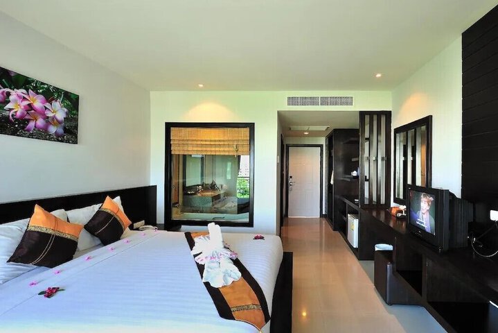 Room 4 of 99