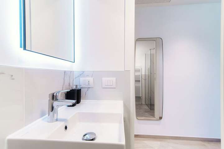 Room 125 of 193