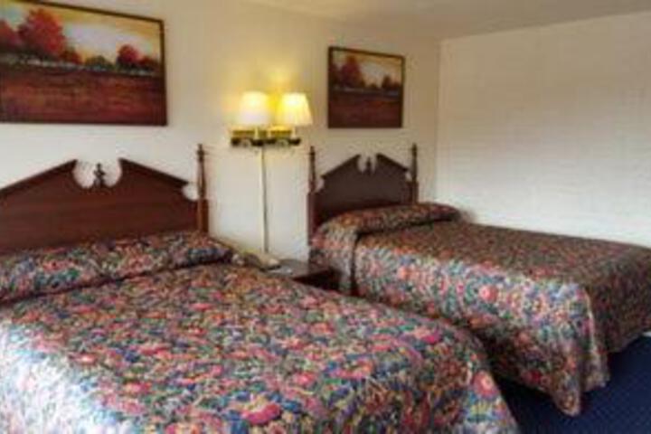 2 Double Beds (2 of 2)