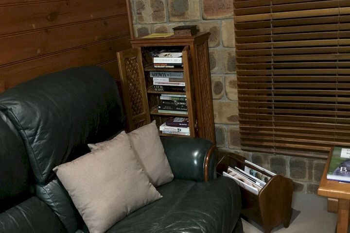 Room 9 of 25