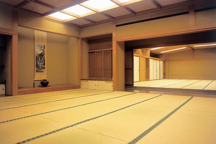 Room 8 of 53