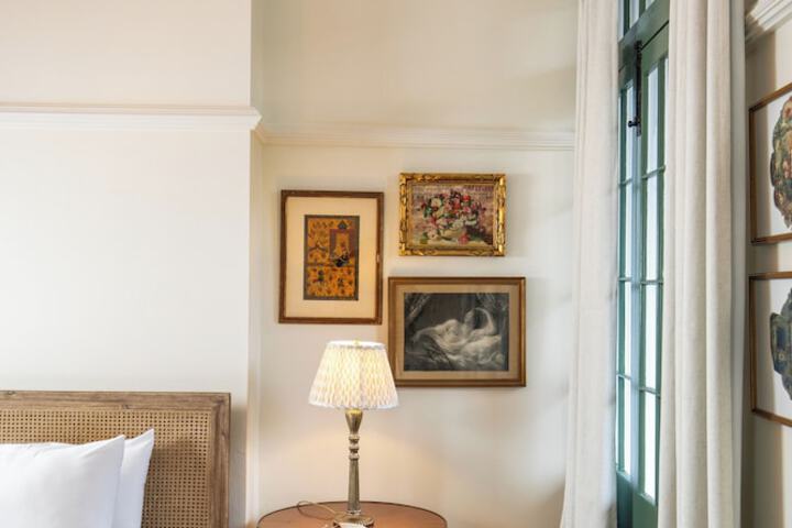 Room 21 of 57