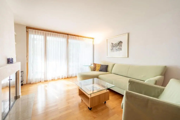 Room 2 of 11