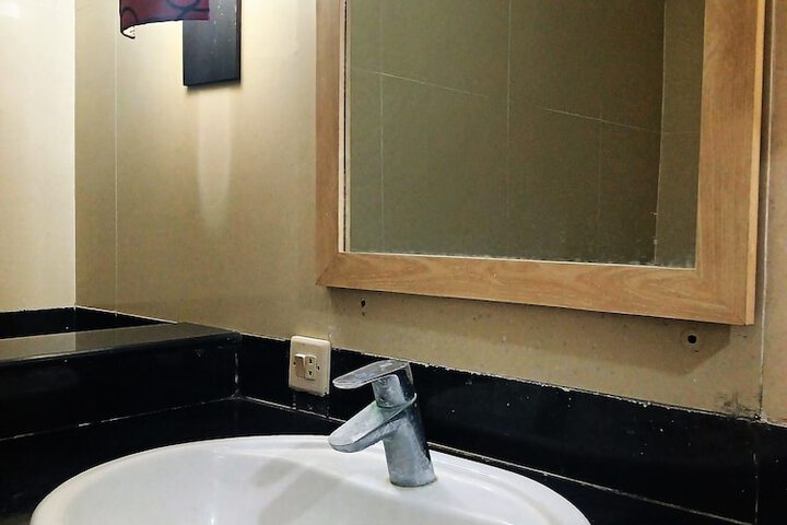 Room 13 of 23
