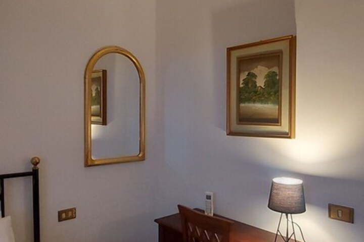 Room 6 of 46