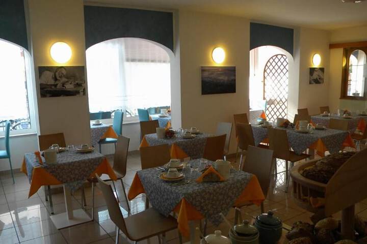 Dining 50 of 71
