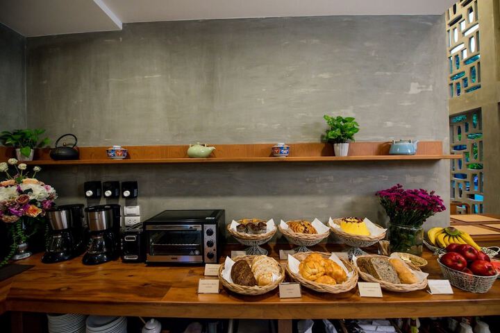Breakfast/Coffee Service 54 of 99