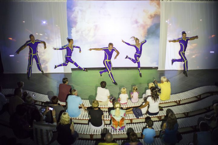 Entertainment 72 of 130