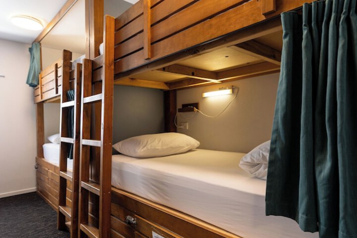 Room 11 of 25