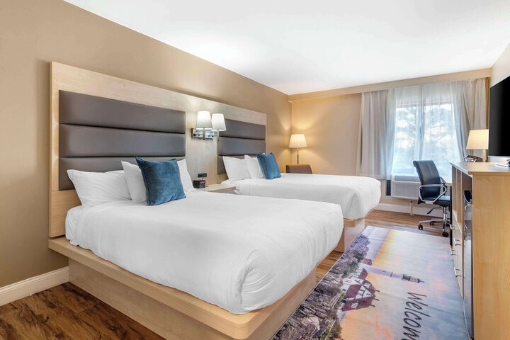 2 Double Beds Accessible (7 of 7)