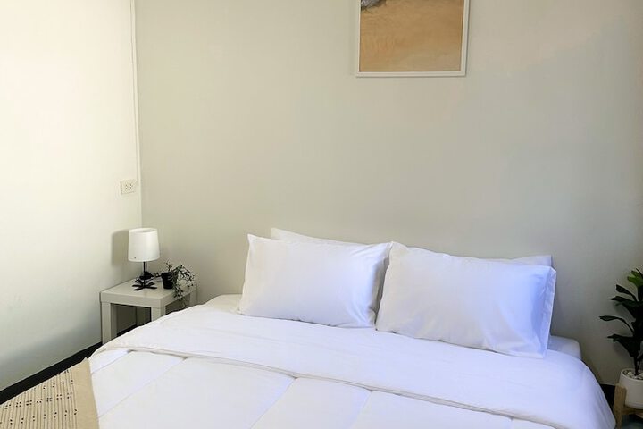 Room 12 of 80