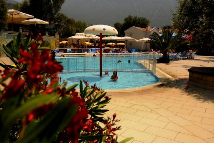 Pool 17 of 73
