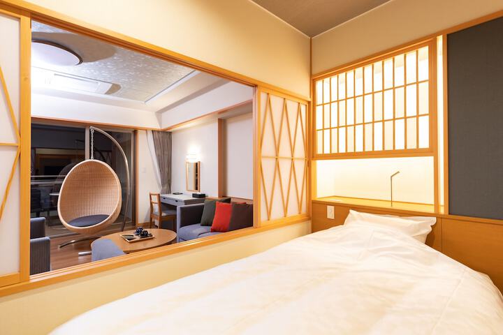 Room 16 of 124