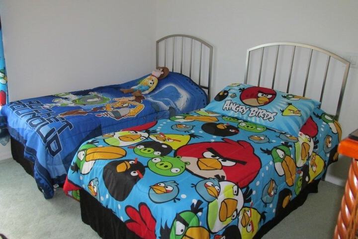 Room 5 of 18
