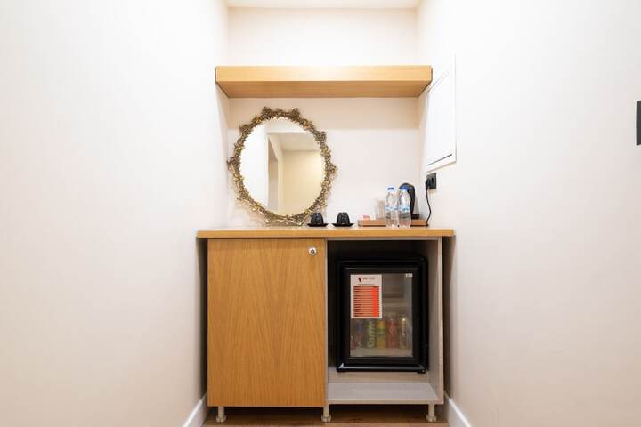Room 12 of 34