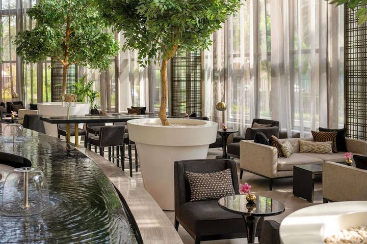 Lounge 216 of 268