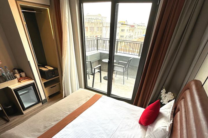 Room 48 of 96