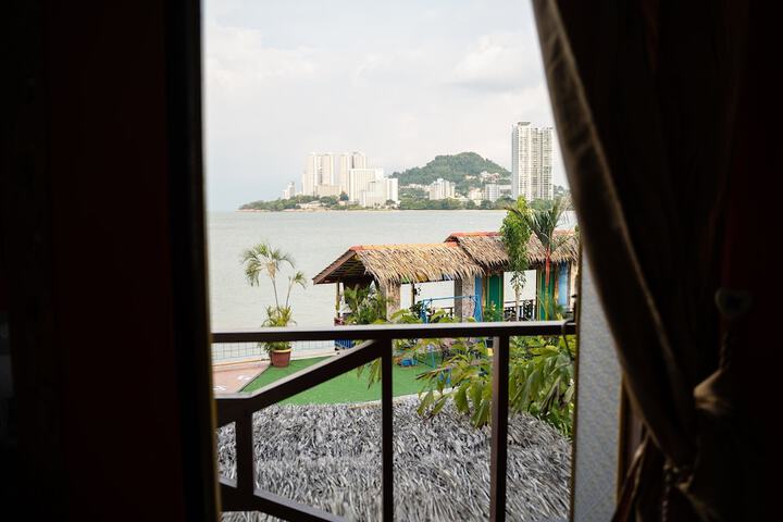 Room 73 of 195
