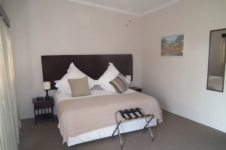 Room 5 of 120