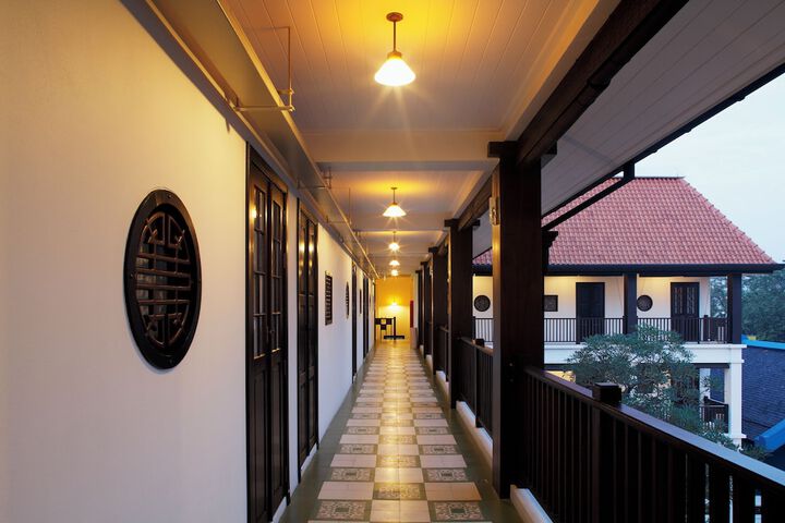 Ballroom/Hall 28 of 30
